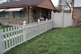 Vinyl Fence Image